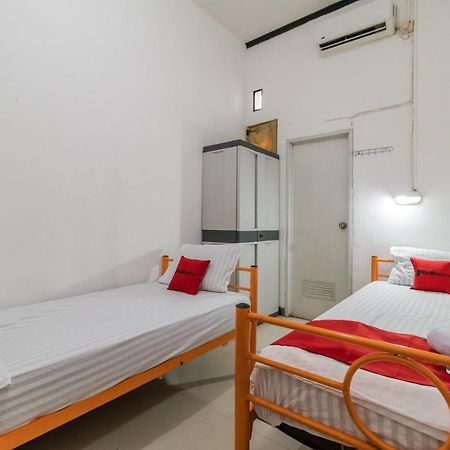 מלון Reddoorz Near Terminal Bubulak בוגור מראה חיצוני תמונה