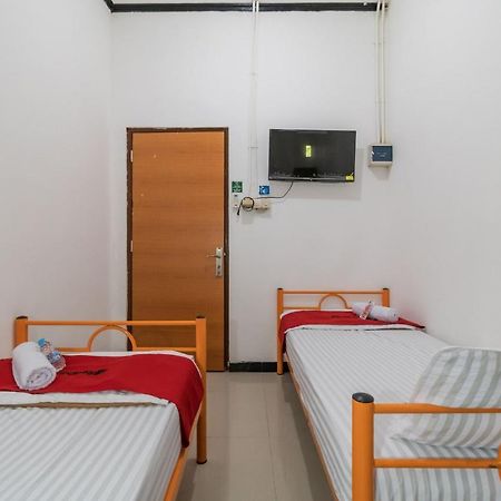 מלון Reddoorz Near Terminal Bubulak בוגור מראה חיצוני תמונה
