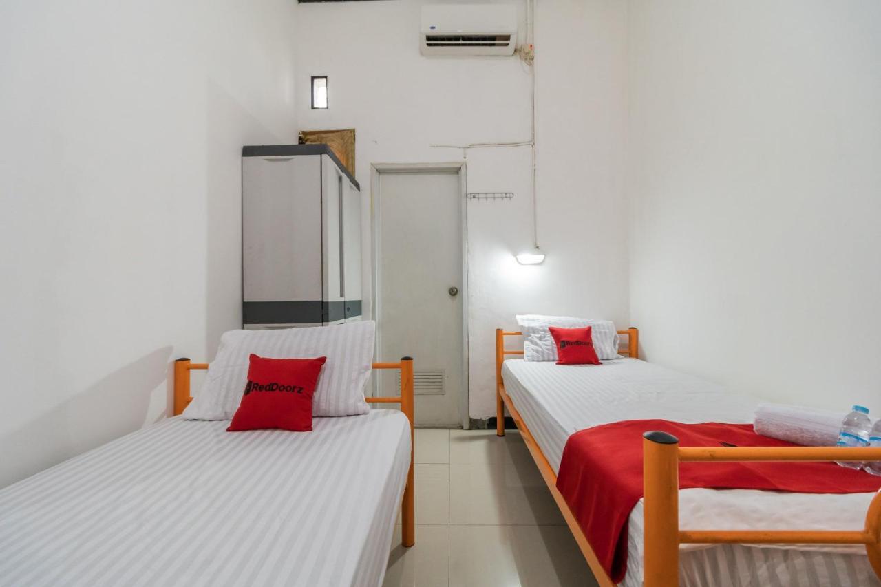 מלון Reddoorz Near Terminal Bubulak בוגור מראה חיצוני תמונה