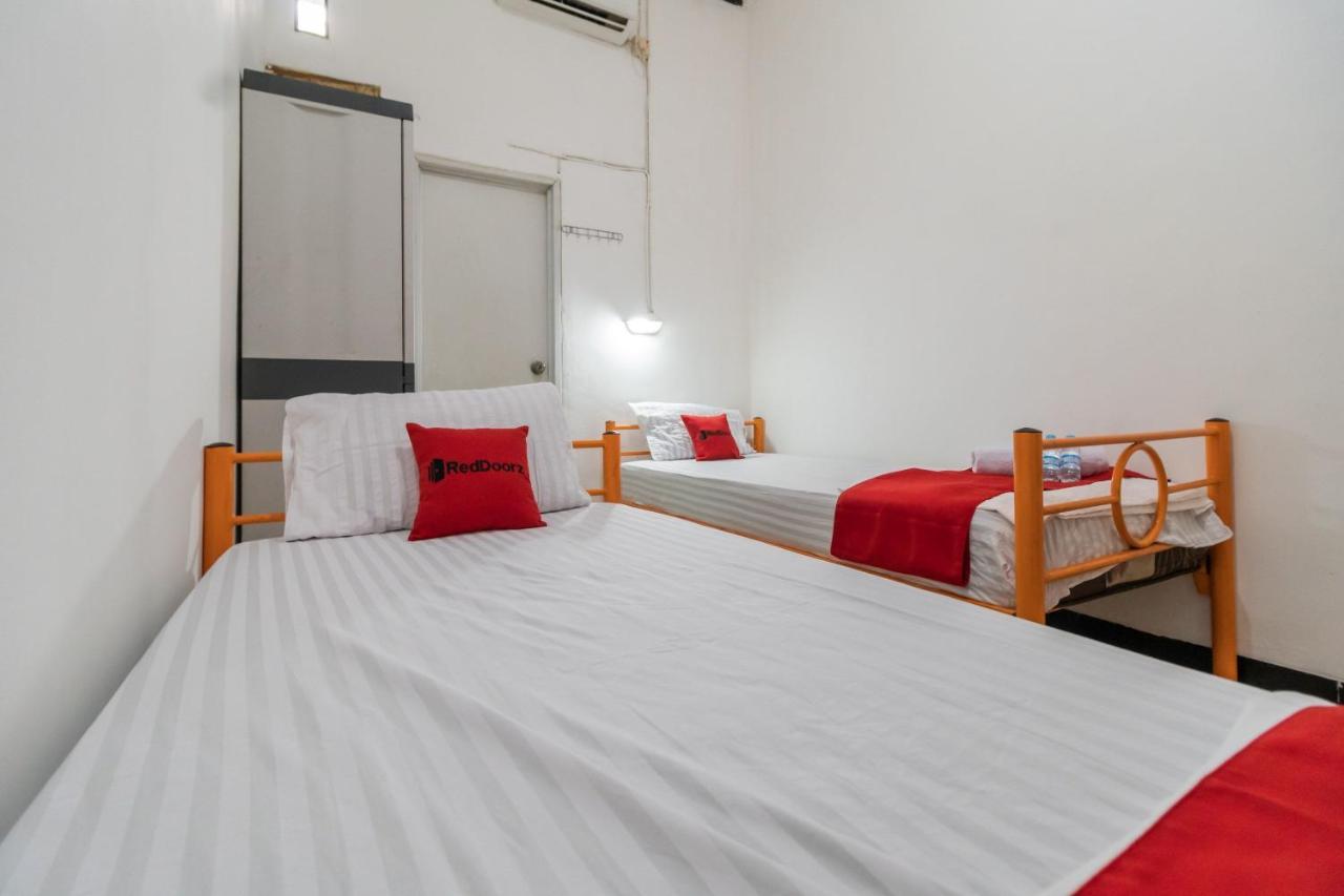 מלון Reddoorz Near Terminal Bubulak בוגור מראה חיצוני תמונה