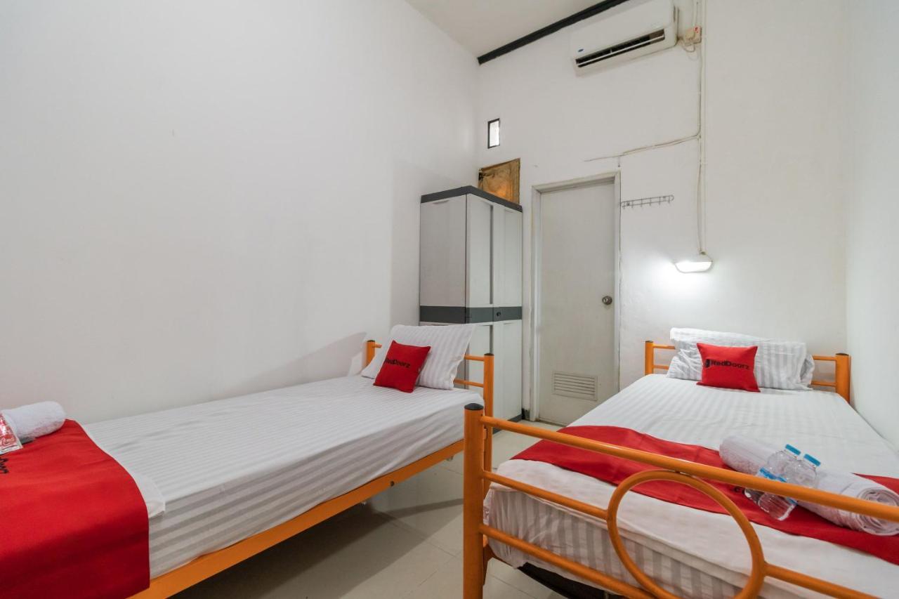 מלון Reddoorz Near Terminal Bubulak בוגור מראה חיצוני תמונה